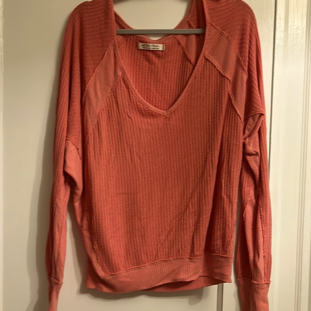 Free People coral oversized V-neck. Size small